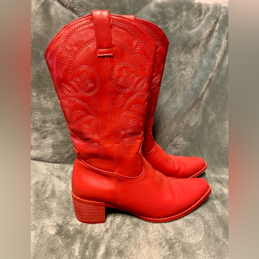 IUV Red Embroidered Western Cowboy Boots - Picture 3 of 10